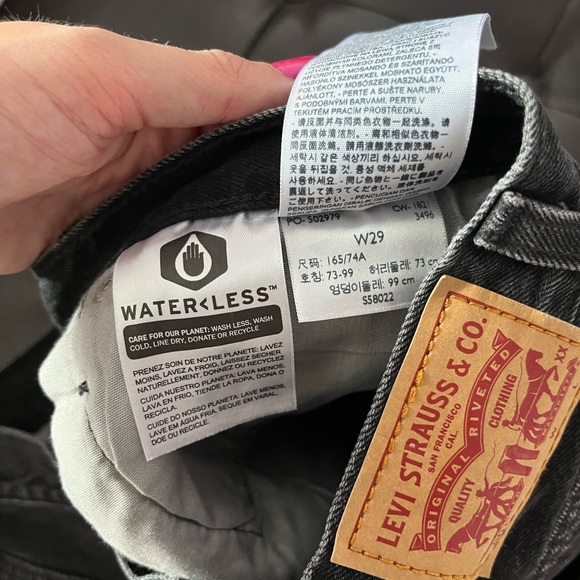 NWOT Levi’s 501 black Jean shorts - Picture 4 of 4